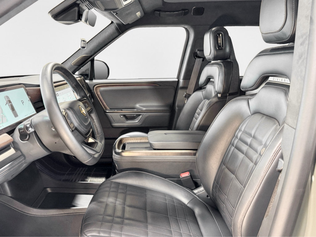 Used 2026 Rivian R1T Premium Quad AWD/4WD image 16