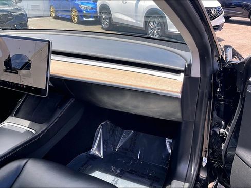 Used 2022 Tesla Model 3 Long Range AWD/4WD image 17
