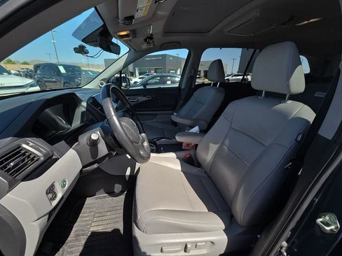 Used 2020 Honda Pilot Touring image 7