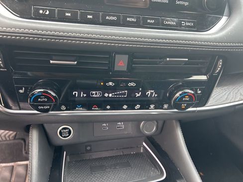 Used 2023 Nissan Rogue Platinum w/ Platinum Premium Package image 18