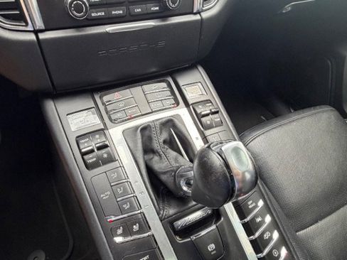 Used 2017 Porsche Macan GTS AWD/4WD image 8
