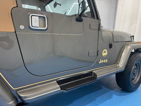 Used 1988 Jeep Wrangler Sahara AWD/4WD image 6