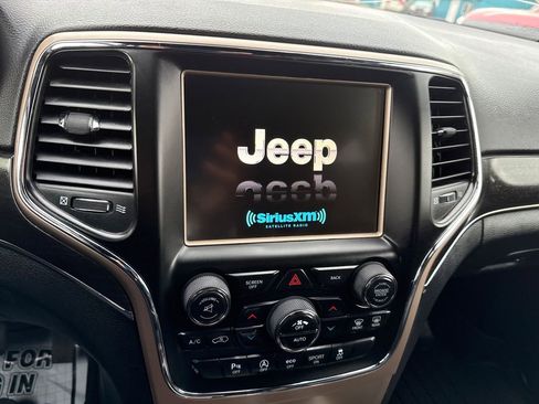 Used 2017 Jeep Grand Cherokee Limited AWD/4WD image 22