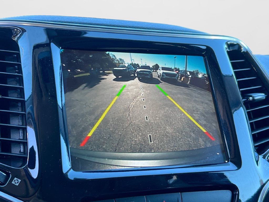 Used 2020 Jeep Cherokee Limited AWD/4WD image 30