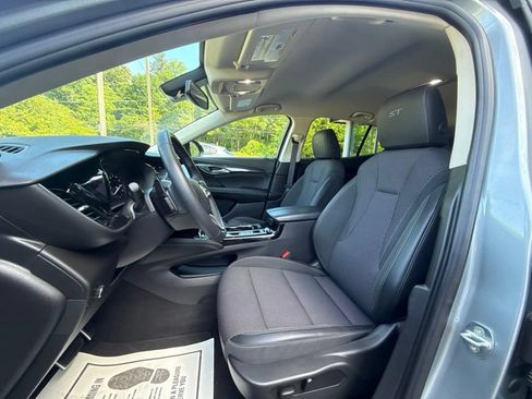 Used 2023 Buick Envision Preferred w/ Sport Touring Package AWD/4WD image 18