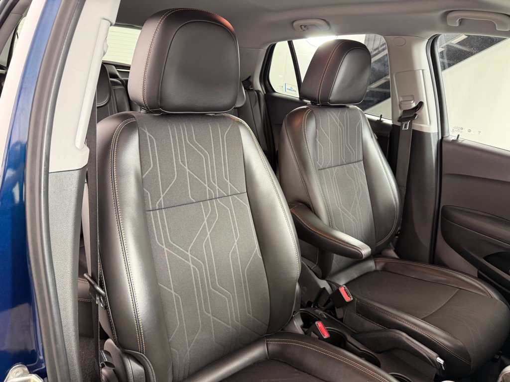 Used 2020 Chevrolet Trax LT w/ Driver Confidence Package FWD image 25