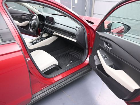 Used 2025 Honda Accord SE image 44