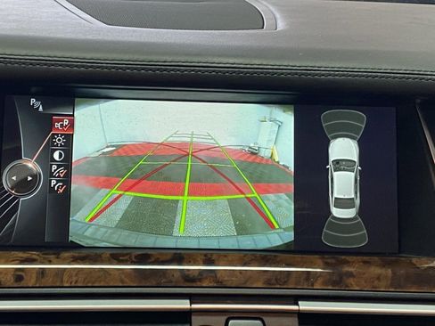 Used 2013 BMW 750Li xDrive image 26