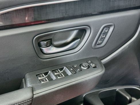 Used 2025 Honda Pilot Elite image 15