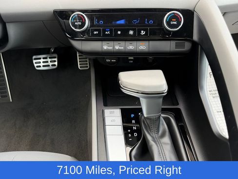 Used 2025 Hyundai Elantra Sport FWD image 12