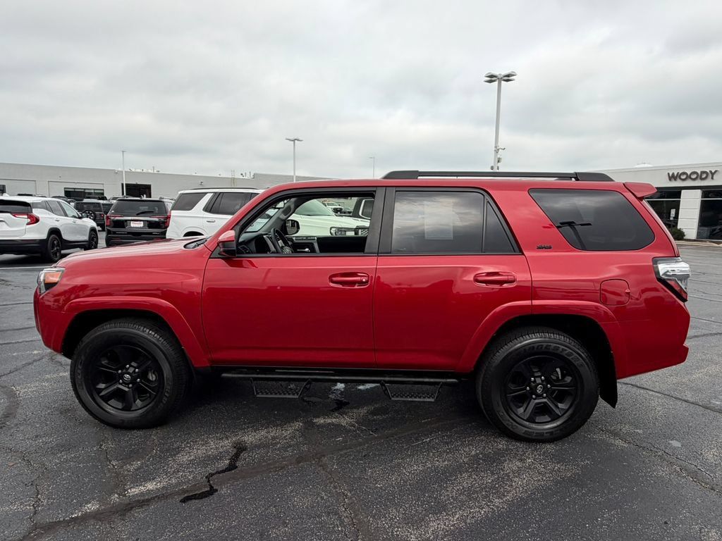 Used 2024 Toyota 4Runner SR5 AWD/4WD image 4