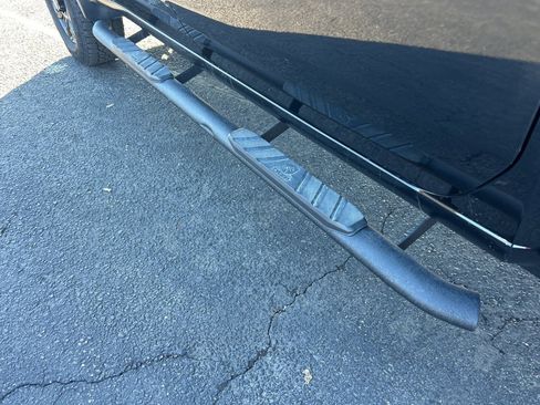 Used 2024 GMC Sierra 2500 AT4 image 14