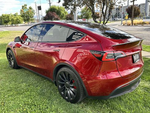 Used 2025 Tesla Model Y Performance AWD/4WD image 9