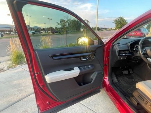 Used 2024 Honda CR-V EX-L image 10