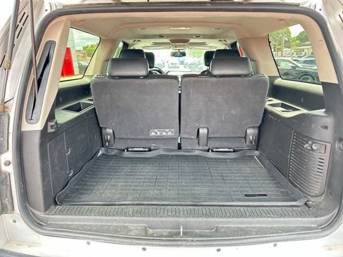 Used 2012 Chevrolet Suburban LT w/ Luxury Package AWD/4WD image 9