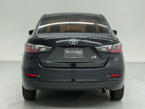 Used 2017 Toyota Yaris iA image 7