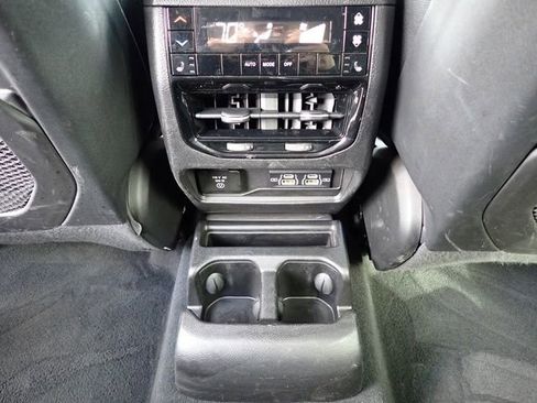 Used 2023 Jeep Grand Cherokee L Limited w/ Black Appearance Package image 16