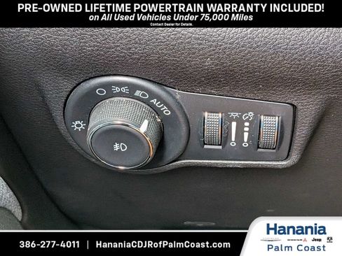 Used 2025 Jeep Compass Latitude AWD/4WD image 23