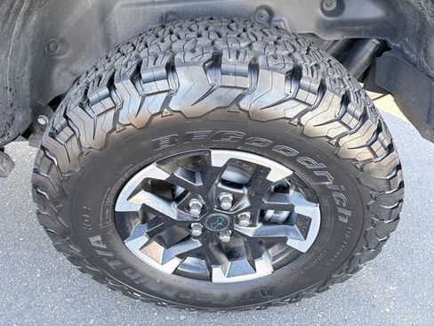 Used 2025 Jeep Wrangler Unlimited Rubicon 4xe w/ Convenience Group AWD/4WD image 27