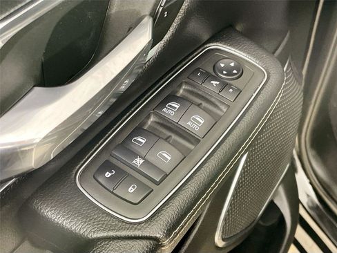Used 2024 RAM 1500 Laramie image 19