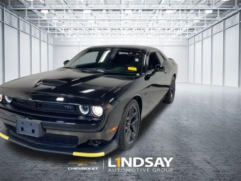 Used 2023 Dodge Challenger R/T w/ Blacktop Package image 5