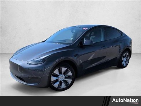 Used 2023 Tesla Model Y Long Range image 1