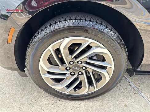 Used 2025 Lincoln Navigator Reserve AWD/4WD image 4