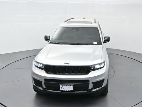 New 2025 Jeep Grand Cherokee L Altitude image 48