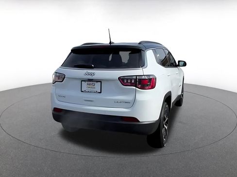 Used 2025 Jeep Compass Limited image 15