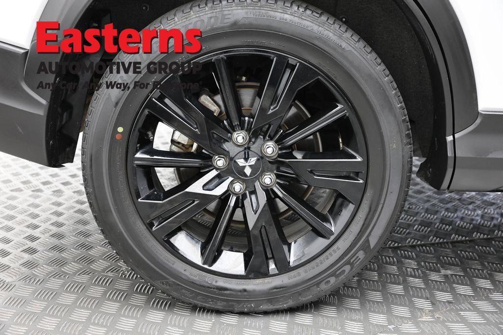 Used 2024 Mitsubishi Eclipse Cross LE AWD/4WD image 30