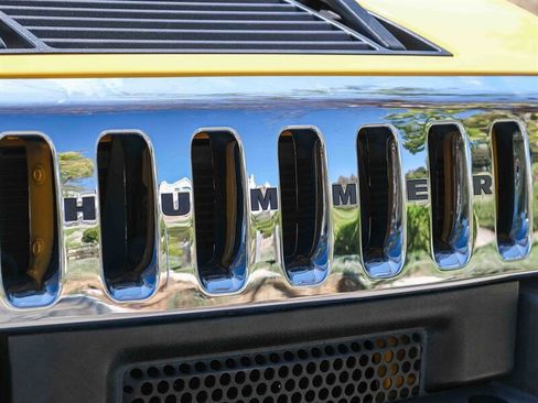 Used 2004 HUMMER H2 w/ Chrome Appearance Package image 14