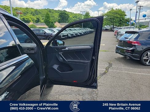 Certified 2024 Volkswagen Tiguan SE R-Line AWD/4WD image 41