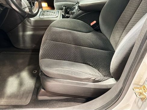 Used 2005 Chrysler Pacifica Touring FWD image 16