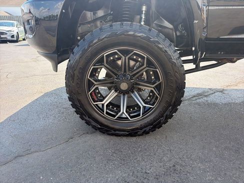 Used 2024 RAM 2500 Big Horn w/ Night Edition AWD/4WD image 46