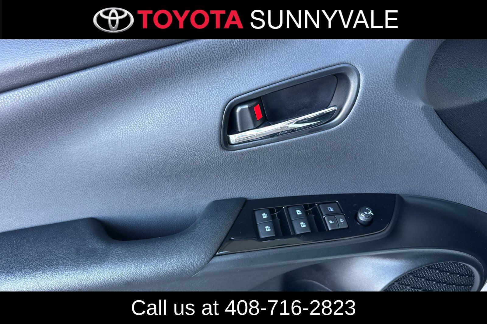 Used 2018 Toyota Prius Four Touring w/ Premium Convenience Package FWD image 17