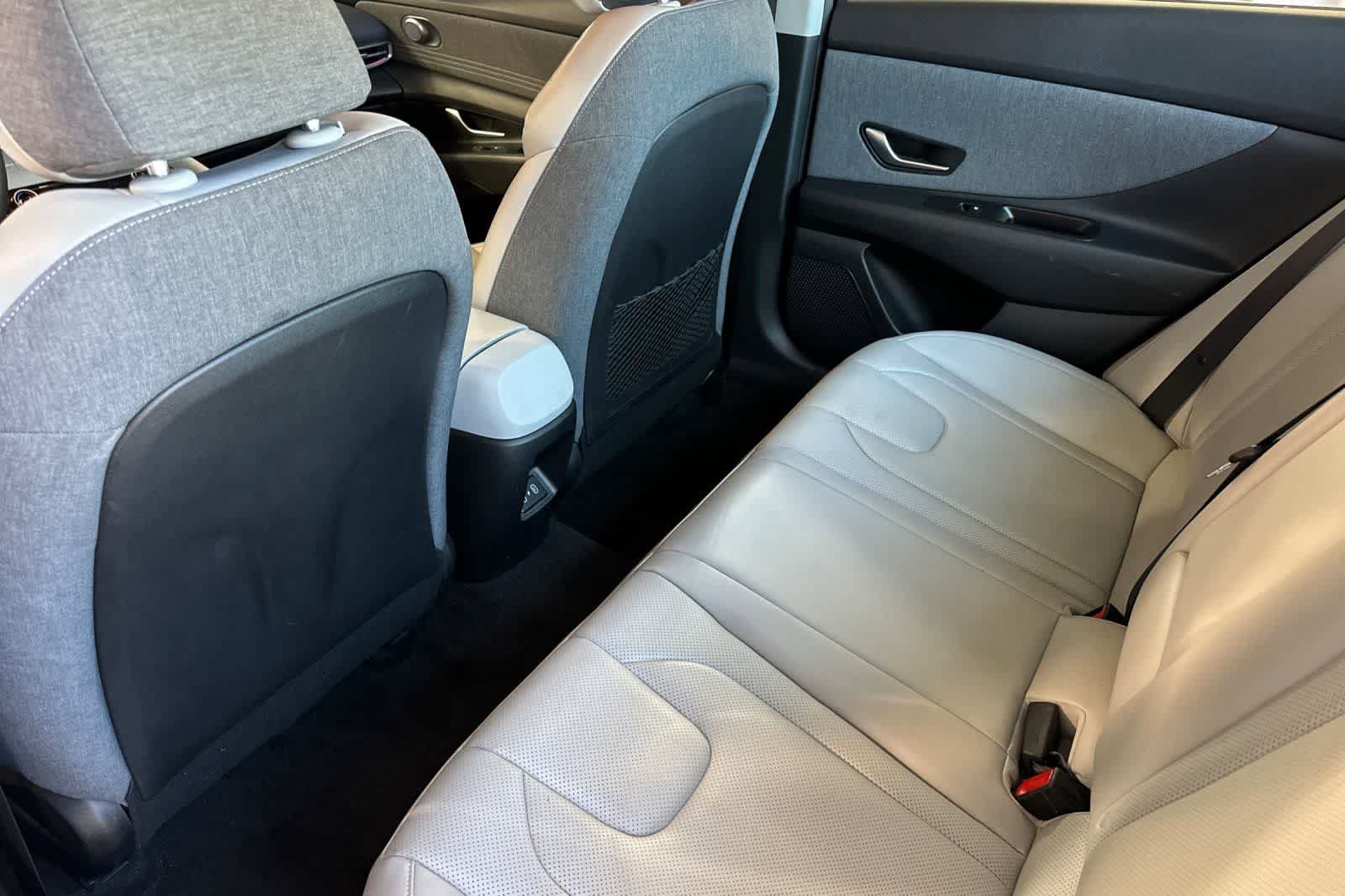 Used 2025 Hyundai Elantra Limited FWD image 5