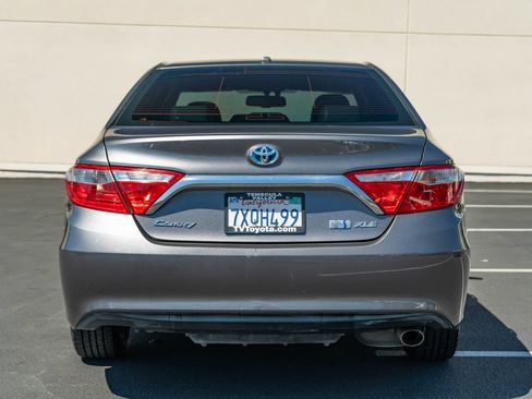 Used 2017 Toyota Camry XLE w/ Moonroof Package FWD image 9