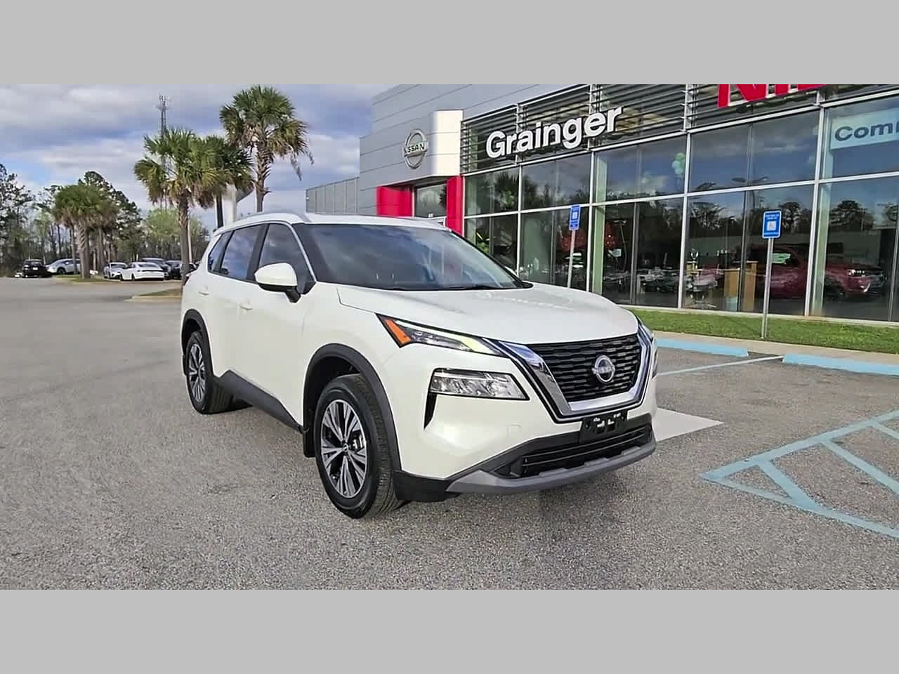 Used 2023 Nissan Rogue SV w/ SV Premium B Package FWD image 18