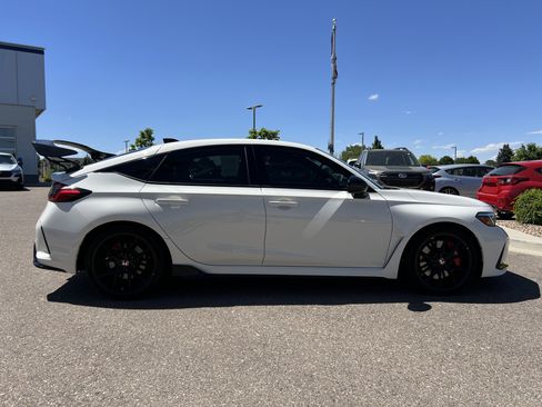 Used 2025 Honda Civic Type R image 9
