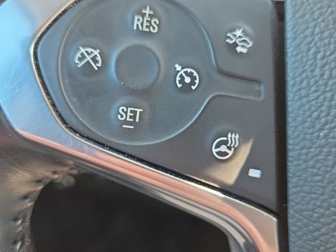Used 2020 Chevrolet Traverse LT FWD image 26