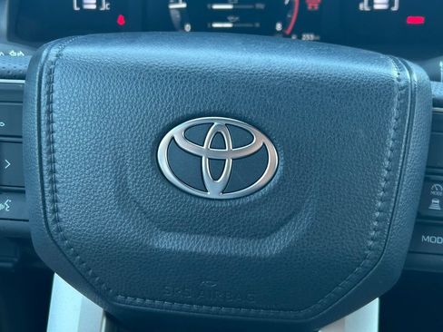 Used 2026 Toyota 4Runner SR5 AWD/4WD image 36