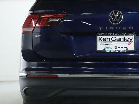 Used 2022 Volkswagen Tiguan SE w/ Panoramic Sunroof Package image 44