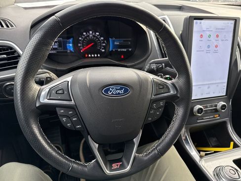 Used 2022 Ford Edge ST image 9