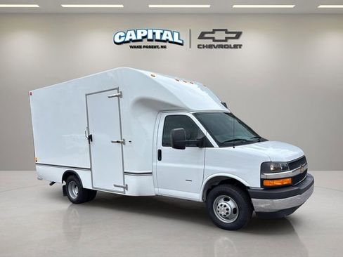 New 2025 Chevrolet Express 3500 w/ Power Convenience Package image 14