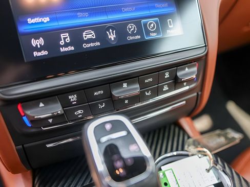 Used 2019 Maserati Quattroporte GTS GranLusso RWD image 18