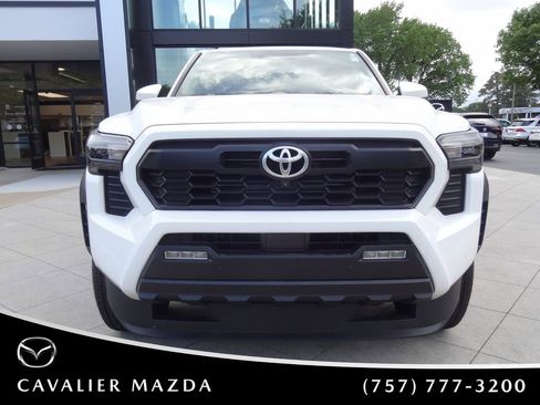 Used 2024 Toyota Tacoma TRD Off-Road w/ TRD Off Road Premium Package AWD/4WD image 8