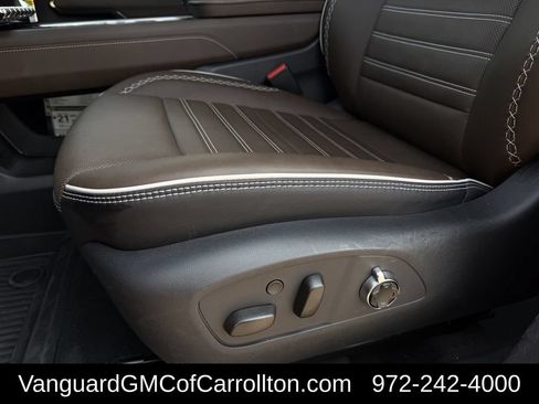 New 2026 GMC Acadia Denali Ultimate w/ LPO, Floor Liner Package AWD/4WD image 24