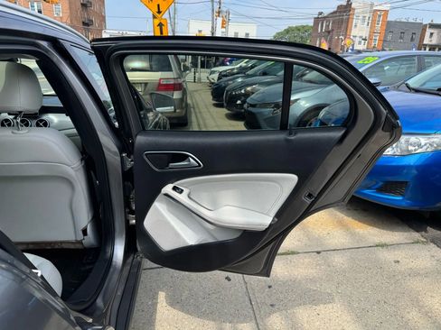 Used 2015 Mercedes-Benz GLA 250 4MATIC image 18