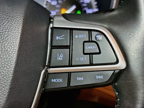Used 2022 Toyota Highlander Platinum AWD/4WD image 33