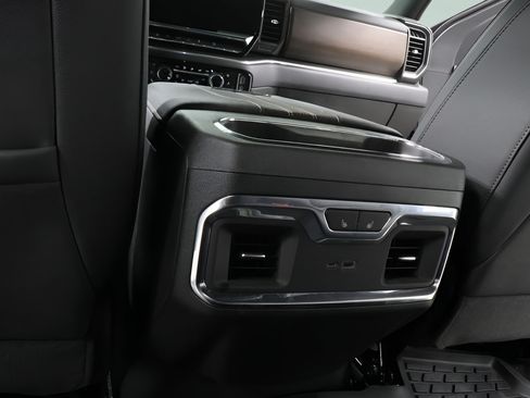 Used 2025 Chevrolet Silverado 2500 High Country w/ Technology Package AWD/4WD image 26